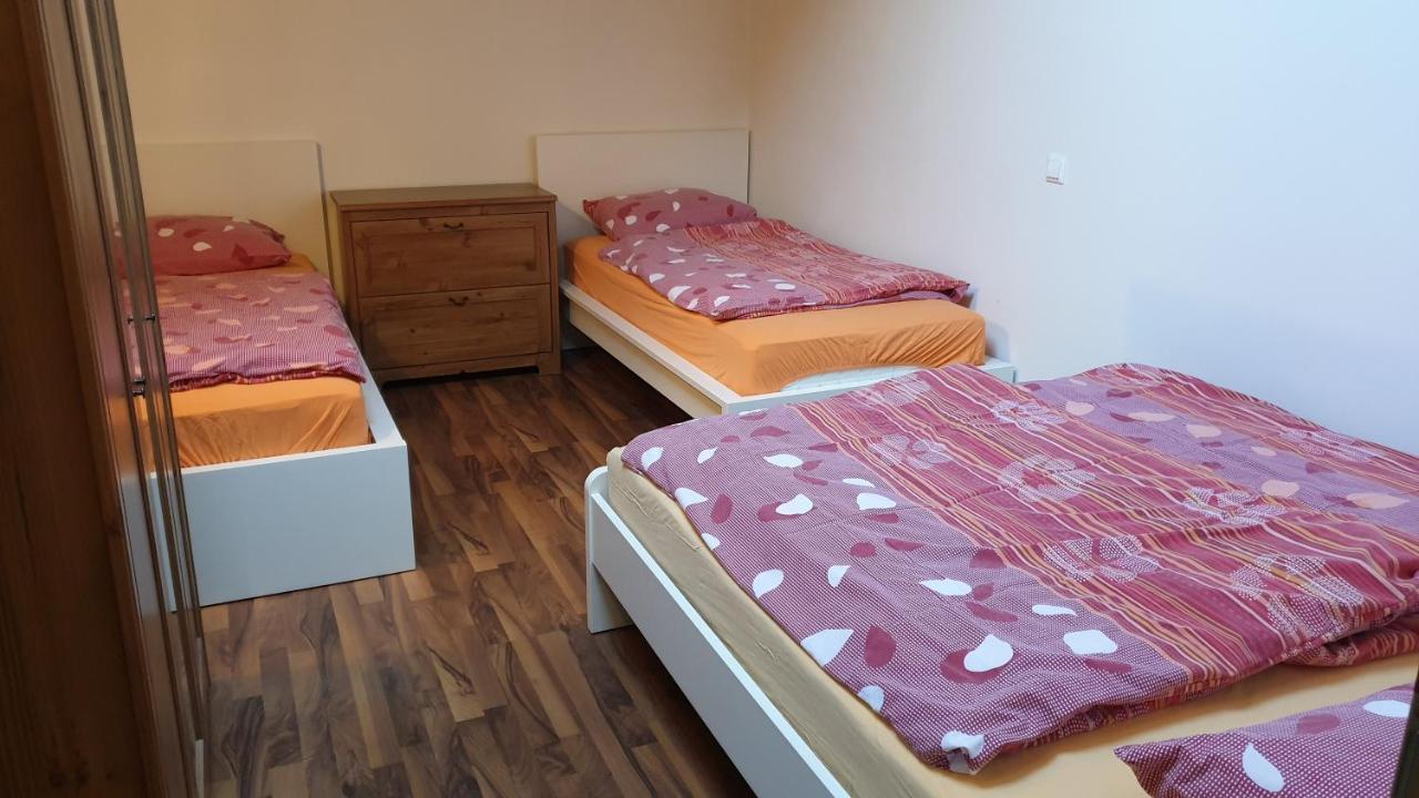 Apartment Potepuh โบเว็ก ภายนอก รูปภาพ